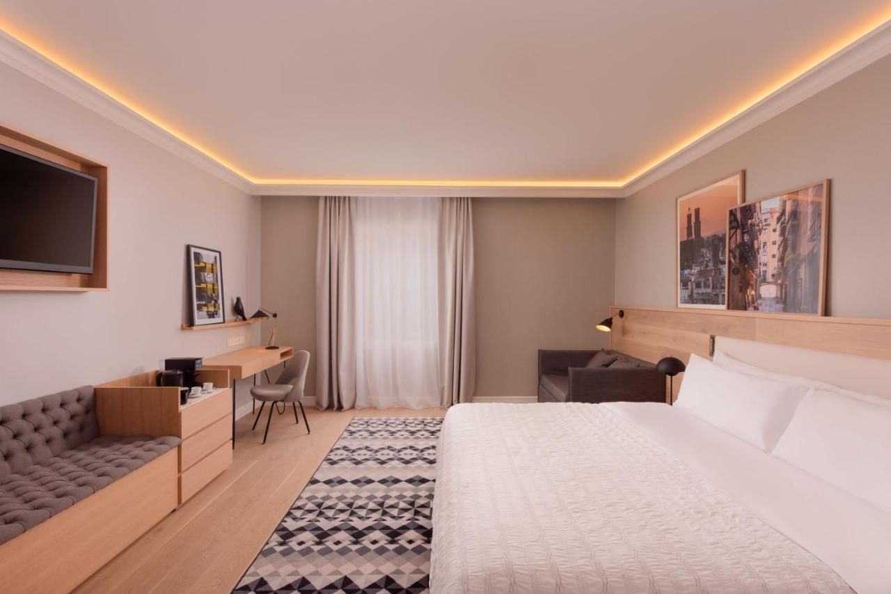 Premium King Room,1554226930:JPEG